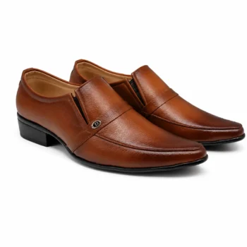 Men’s two-tone tan formal slip-on shoes – Model 6002 front three-quarter view